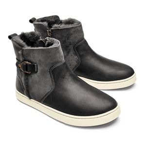OluKai Pehuea Hulu Lined Bootie